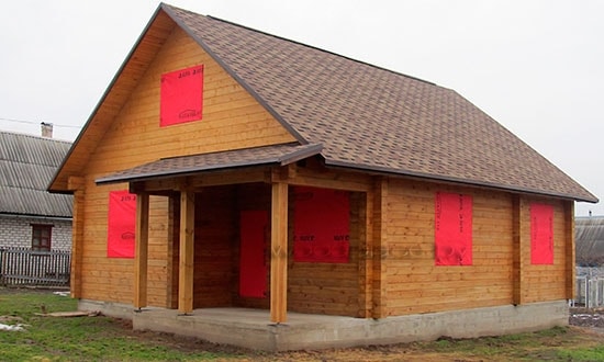 Вид на фасад дома