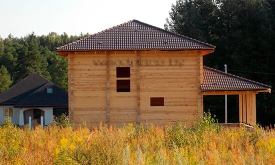 Общий вид на дом с торца