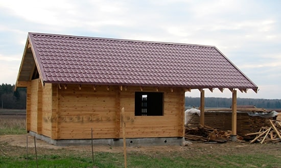 Вид на баню сбоку