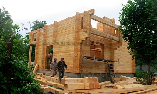 Процесс сборки сруба
