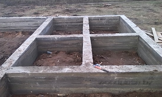 Процесс заливки фундамента